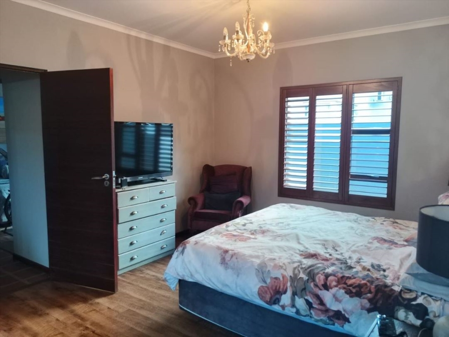 4 Bedroom Property for Sale in Parkhaven Gauteng