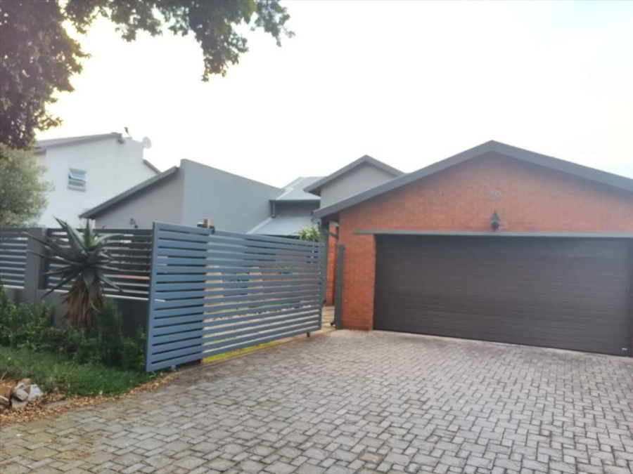 4 Bedroom Property for Sale in Parkhaven Gauteng