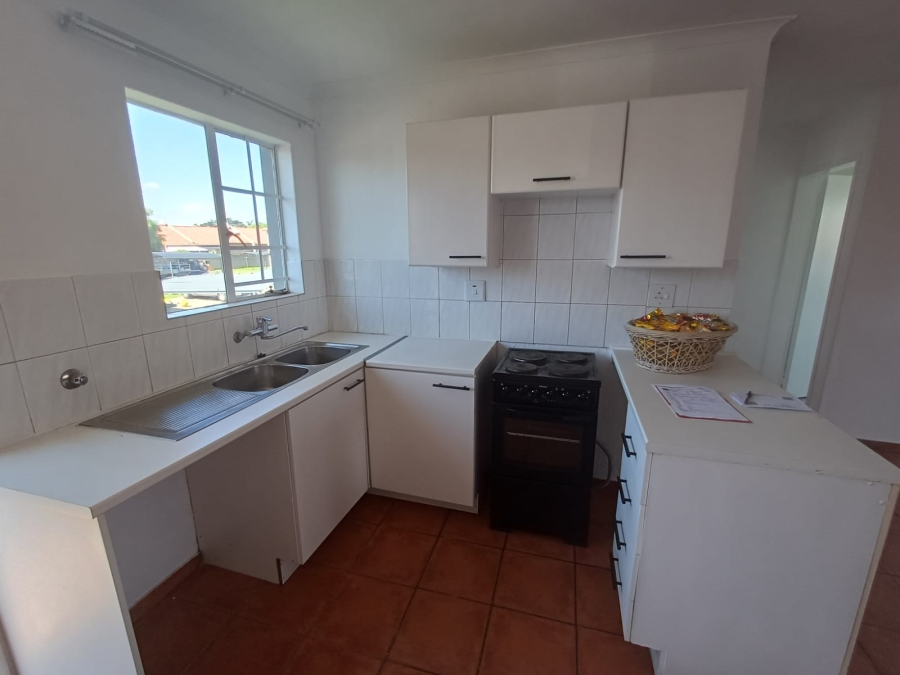 2 Bedroom Property for Sale in Glen Marais Gauteng