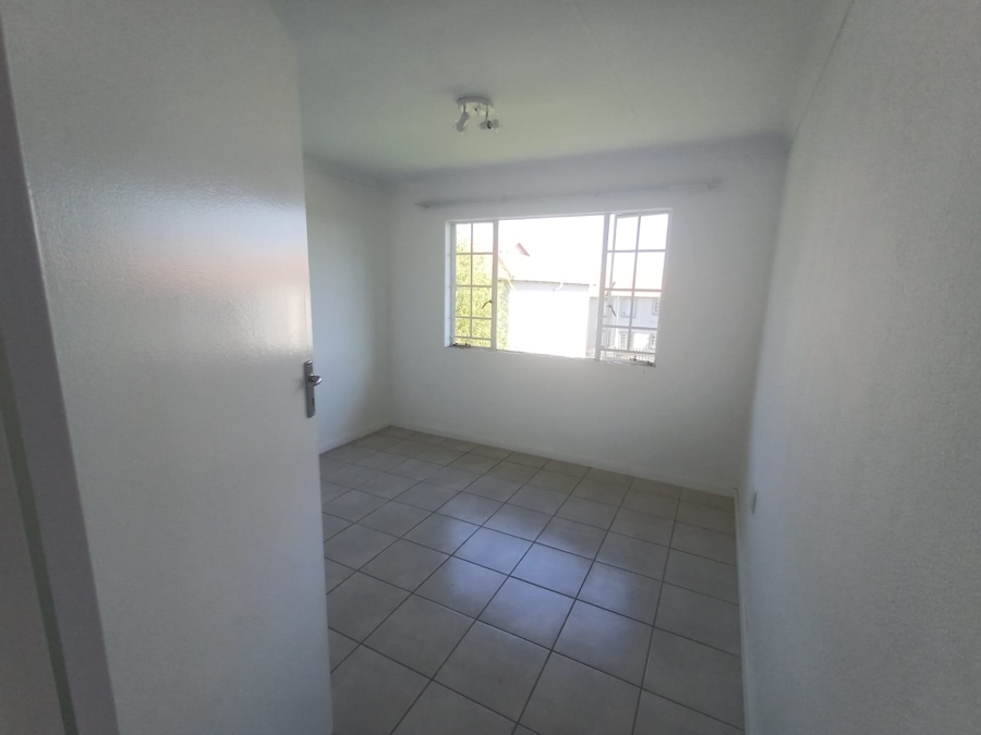 2 Bedroom Property for Sale in Glen Marais Gauteng