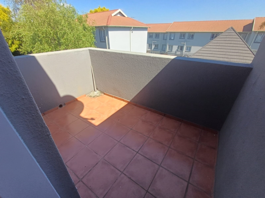 2 Bedroom Property for Sale in Glen Marais Gauteng