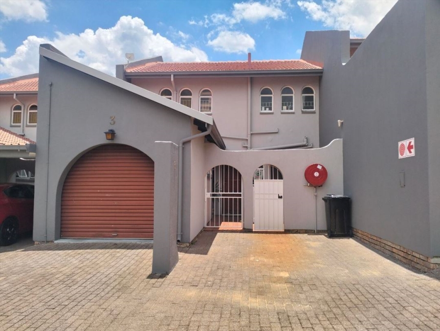 2 Bedroom Property for Sale in Glen Marais Gauteng