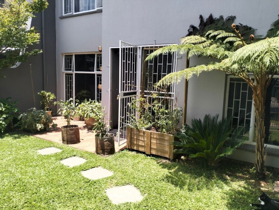 2 Bedroom Property for Sale in Glen Marais Gauteng