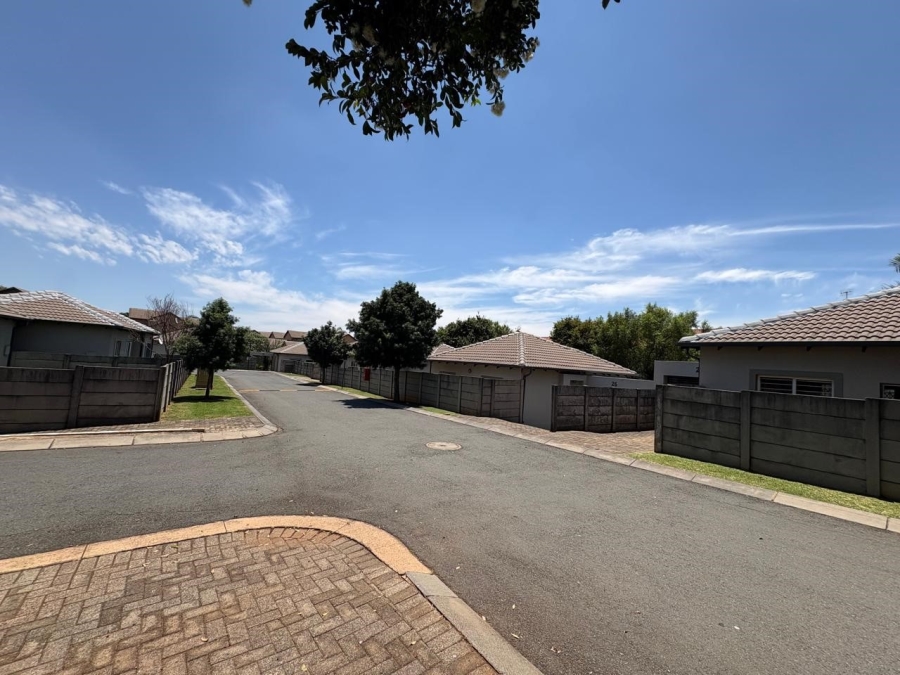 2 Bedroom Property for Sale in Amorosa Gauteng