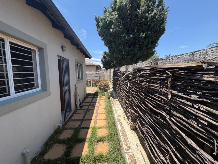 2 Bedroom Property for Sale in Amorosa Gauteng