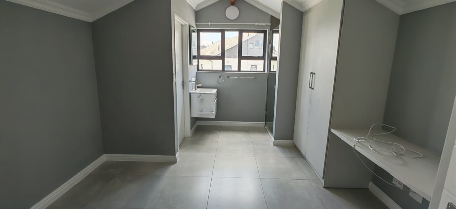 To Let 3 Bedroom Property for Rent in Glen Austin Gauteng