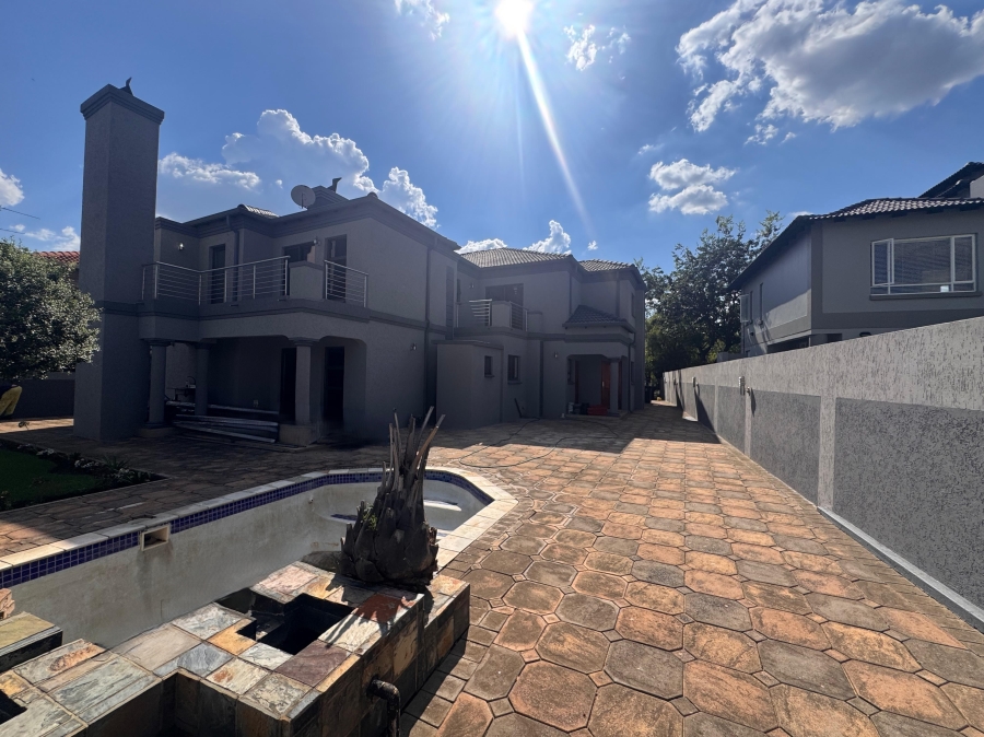 5 Bedroom Property for Sale in Helderwyk Gauteng