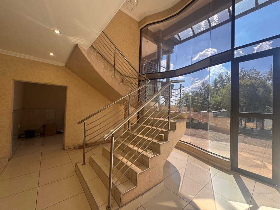 5 Bedroom Property for Sale in Helderwyk Gauteng