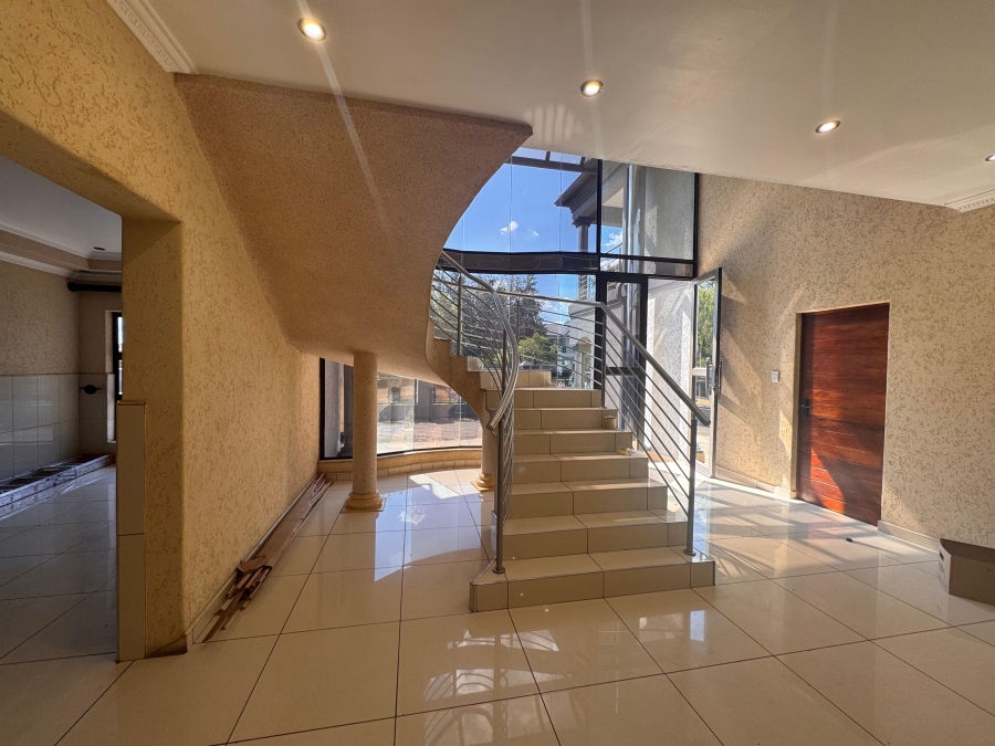 5 Bedroom Property for Sale in Helderwyk Gauteng