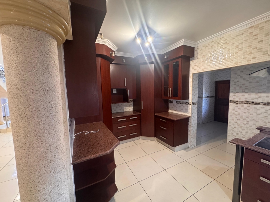 5 Bedroom Property for Sale in Helderwyk Gauteng