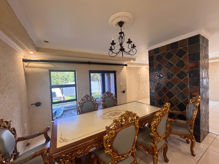 5 Bedroom Property for Sale in Helderwyk Gauteng