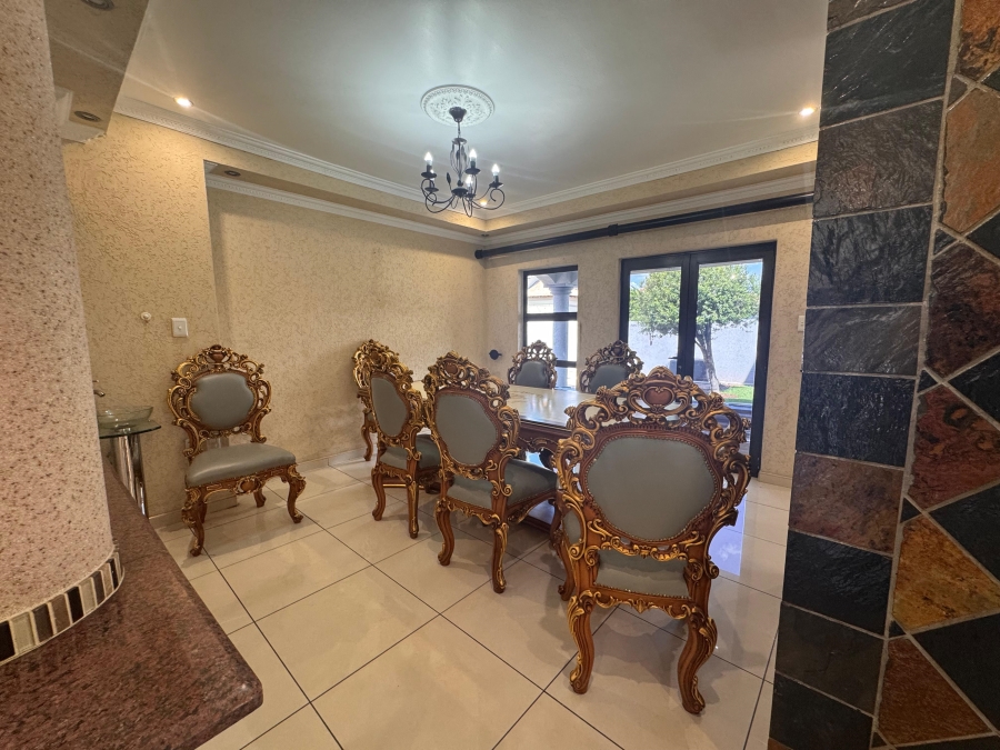 5 Bedroom Property for Sale in Helderwyk Gauteng