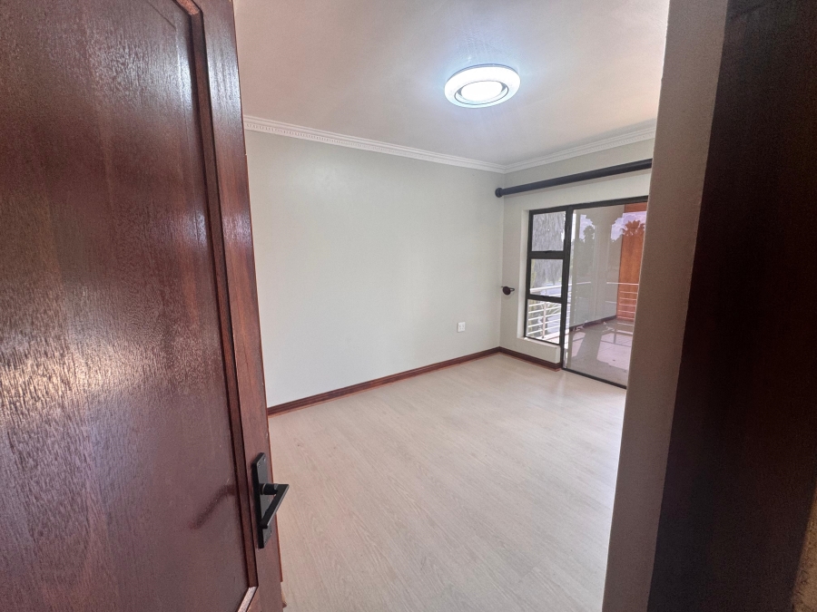 5 Bedroom Property for Sale in Helderwyk Gauteng