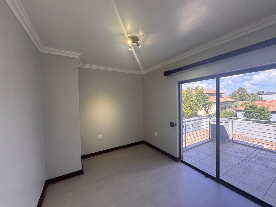 5 Bedroom Property for Sale in Helderwyk Gauteng