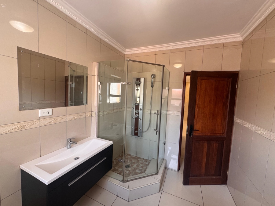 5 Bedroom Property for Sale in Helderwyk Gauteng
