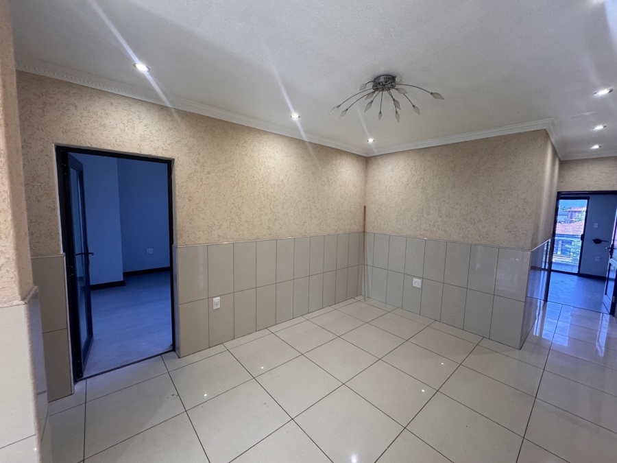 5 Bedroom Property for Sale in Helderwyk Gauteng