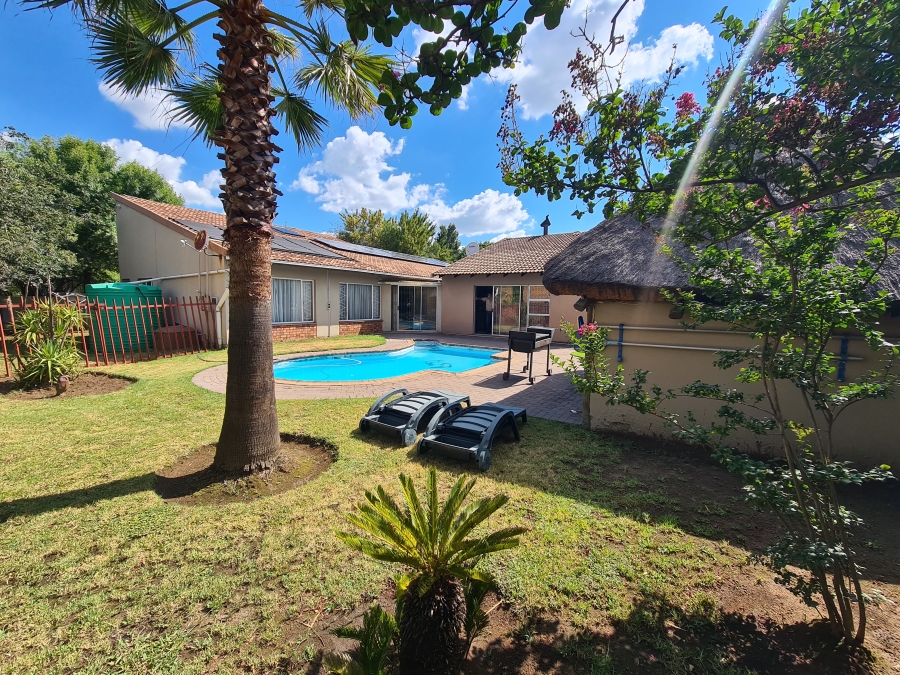 5 Bedroom Property for Sale in Bedworth Park Gauteng