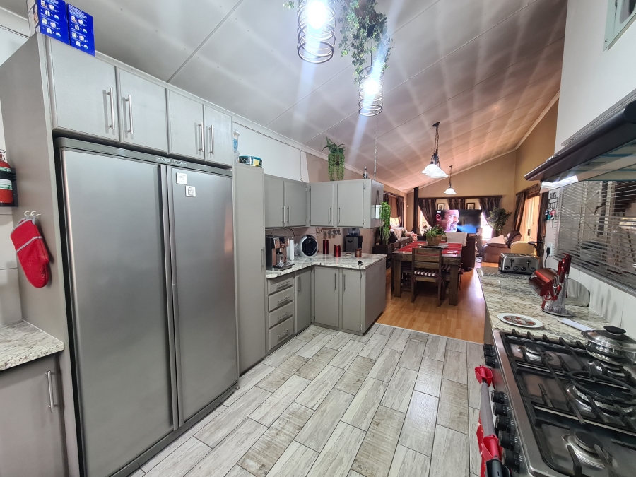 5 Bedroom Property for Sale in Bedworth Park Gauteng