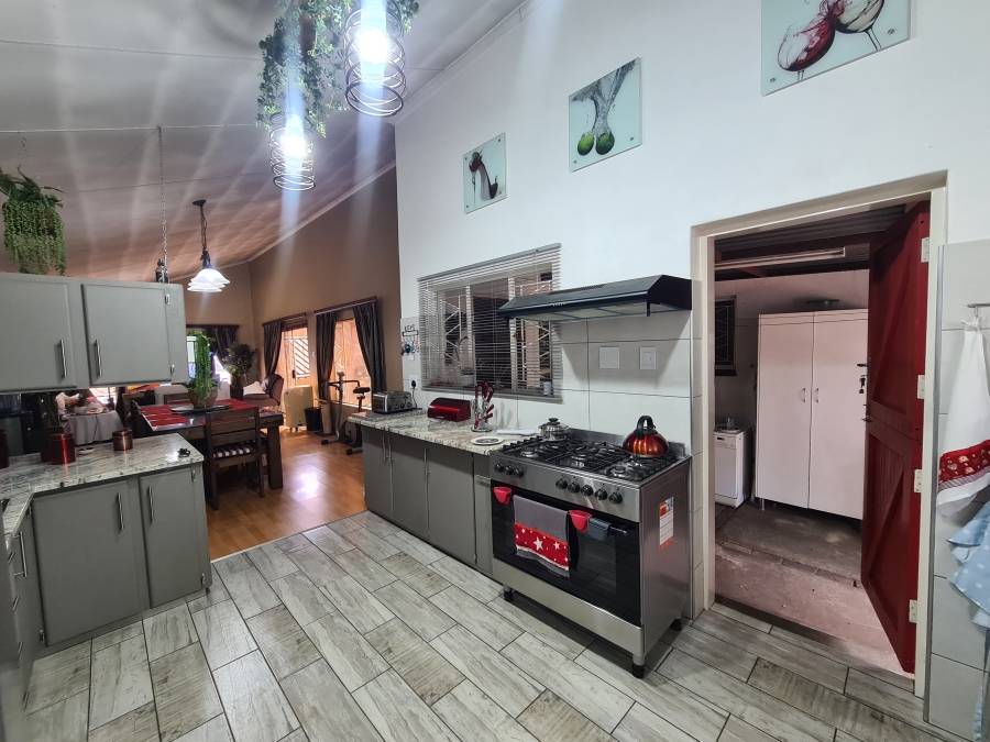 5 Bedroom Property for Sale in Bedworth Park Gauteng