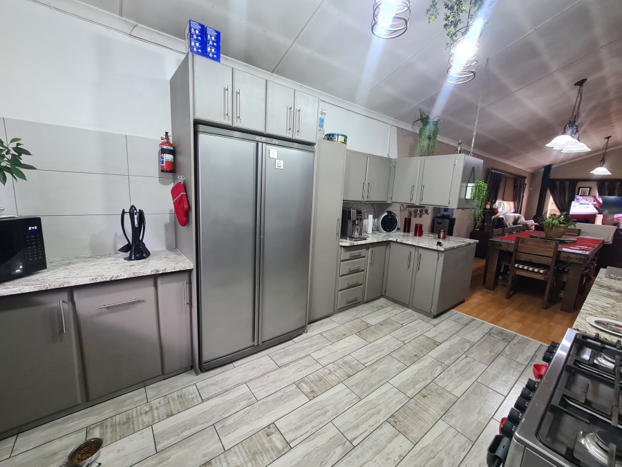 5 Bedroom Property for Sale in Bedworth Park Gauteng