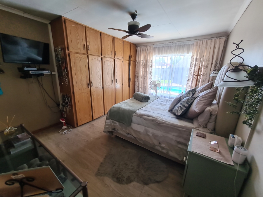5 Bedroom Property for Sale in Bedworth Park Gauteng