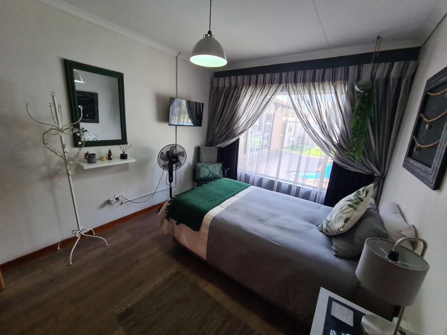 5 Bedroom Property for Sale in Bedworth Park Gauteng