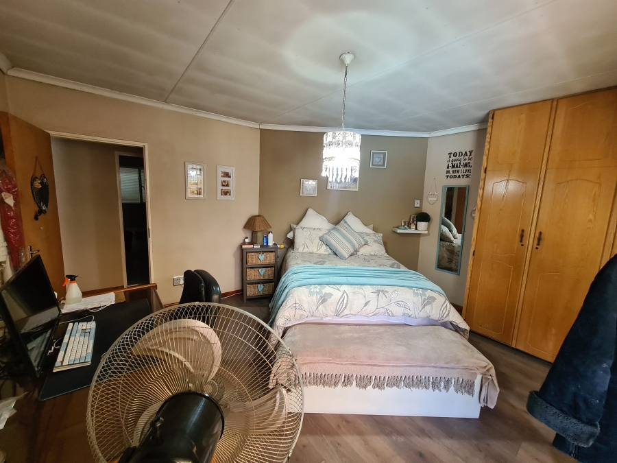 5 Bedroom Property for Sale in Bedworth Park Gauteng