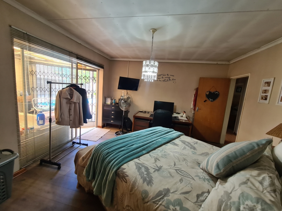5 Bedroom Property for Sale in Bedworth Park Gauteng
