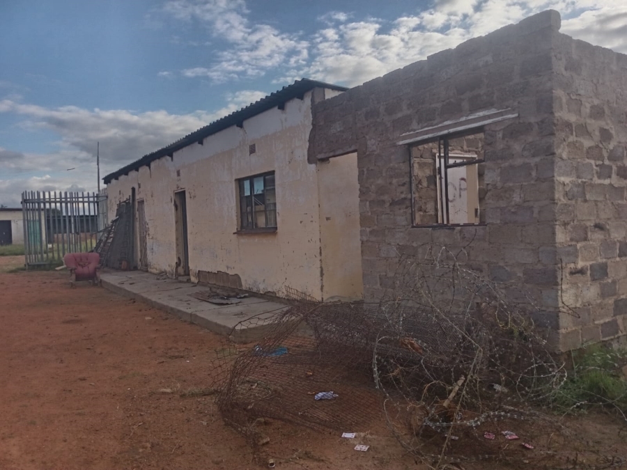 5 Bedroom Property for Sale in Winterveldt Gauteng