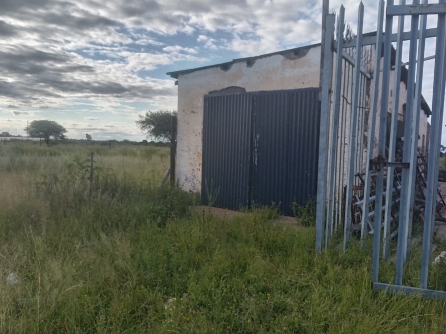 5 Bedroom Property for Sale in Winterveldt Gauteng