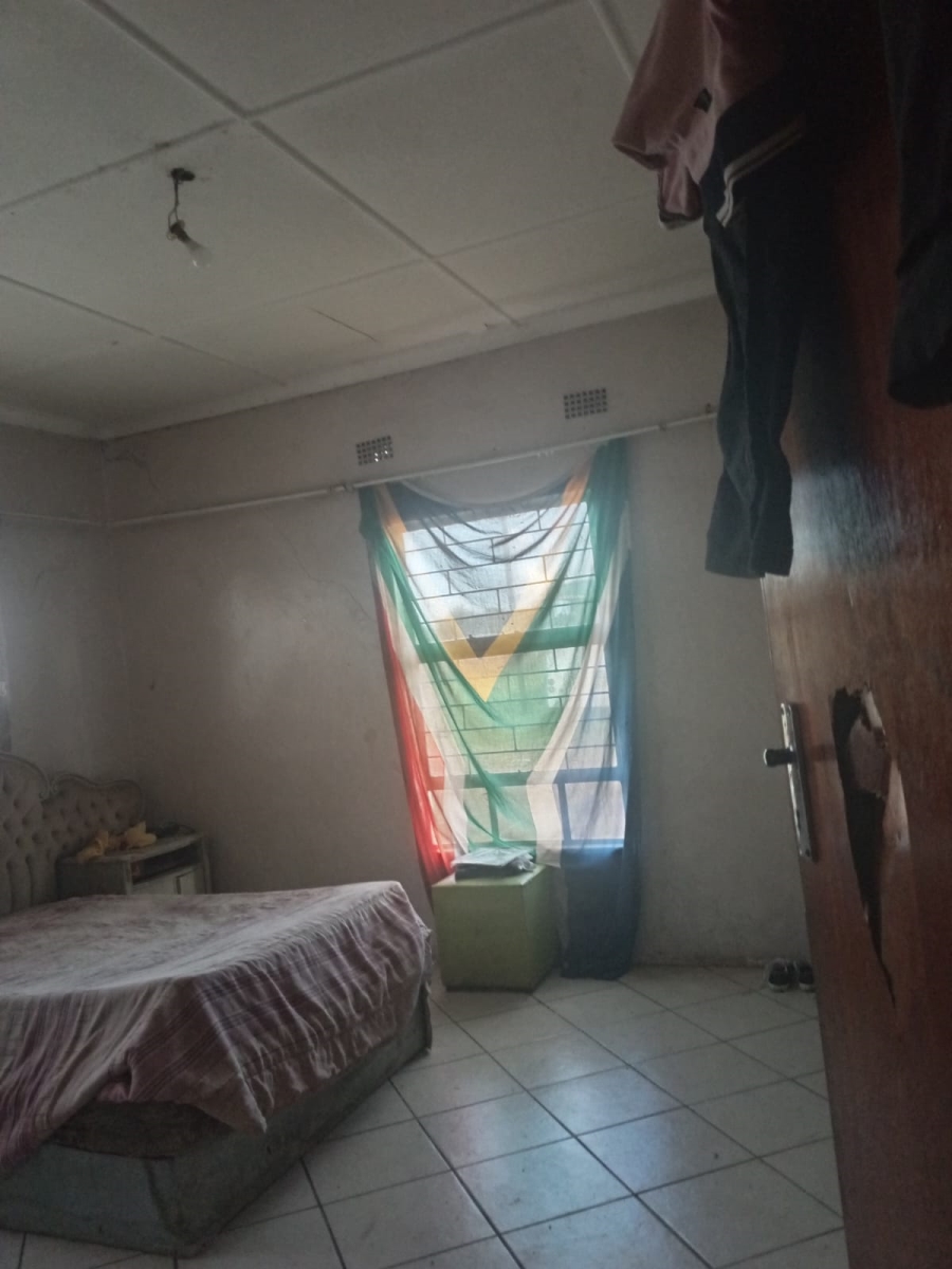 5 Bedroom Property for Sale in Winterveldt Gauteng