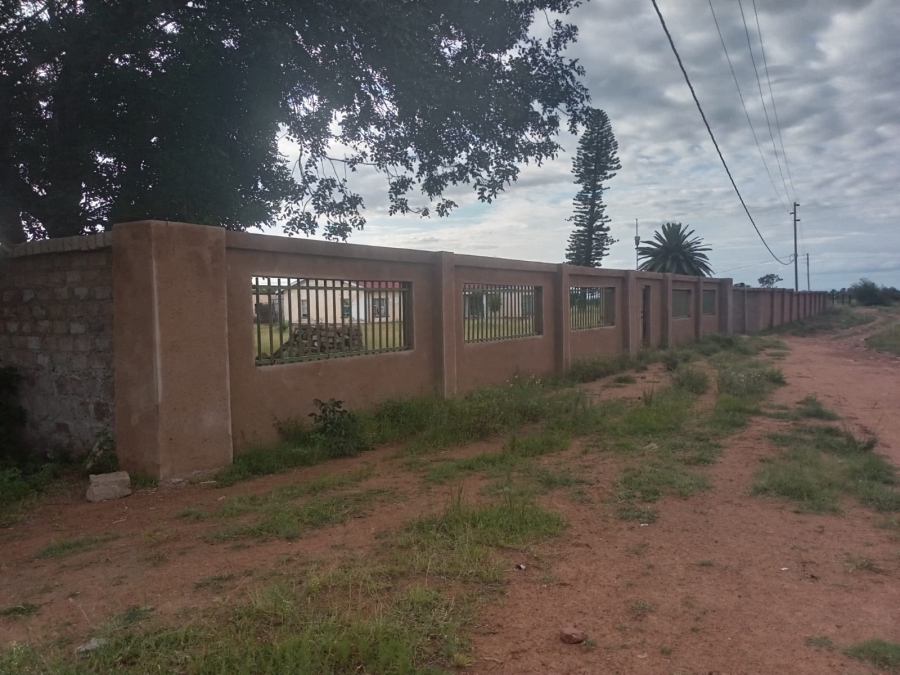 5 Bedroom Property for Sale in Winterveldt Gauteng