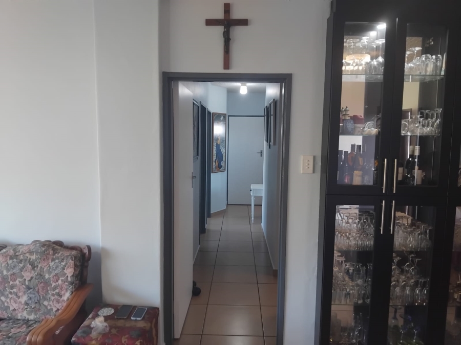 2 Bedroom Property for Sale in Wonderboom South Gauteng