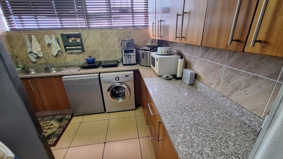 2 Bedroom Property for Sale in Wonderboom South Gauteng