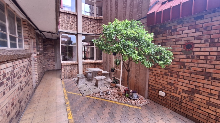 2 Bedroom Property for Sale in Wonderboom South Gauteng