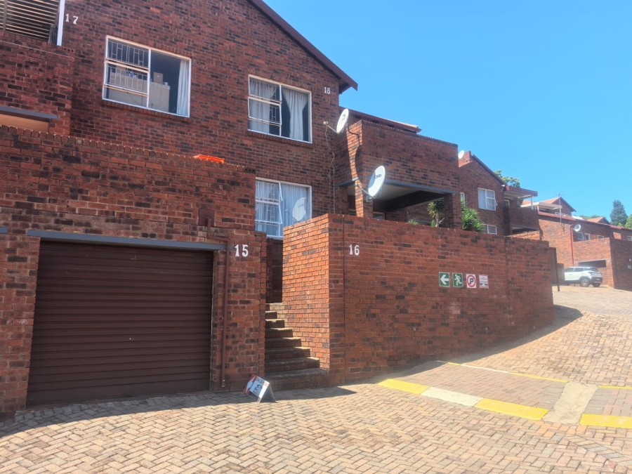 2 Bedroom Property for Sale in Wilro Park Gauteng