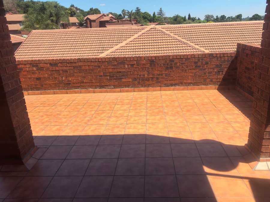 2 Bedroom Property for Sale in Wilro Park Gauteng
