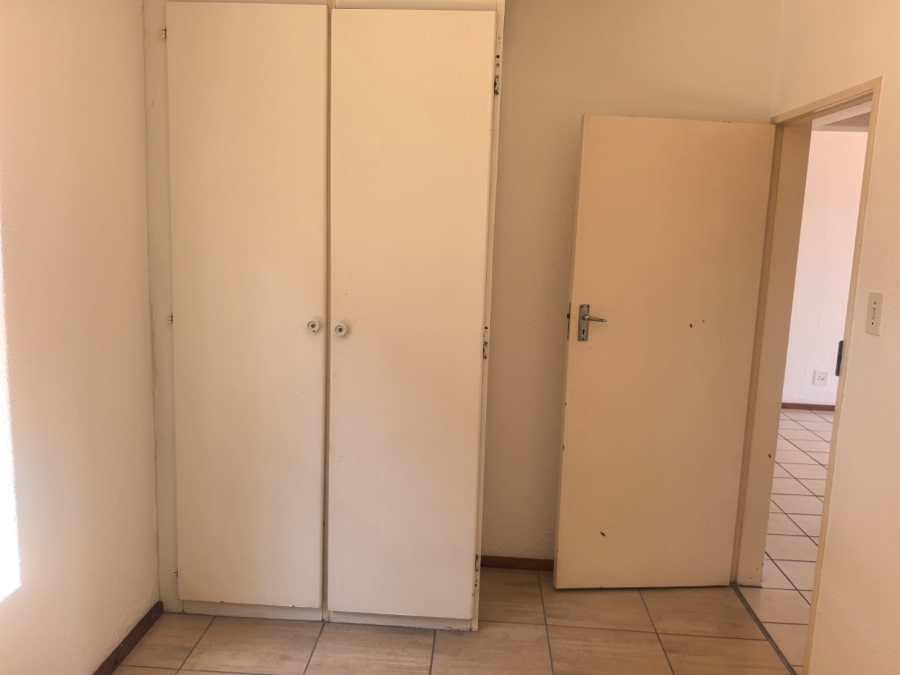 2 Bedroom Property for Sale in Wilro Park Gauteng