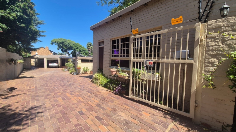 5 Bedroom Property for Sale in Monument Gauteng