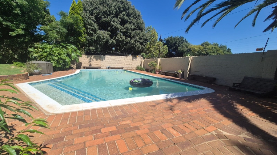 5 Bedroom Property for Sale in Monument Gauteng