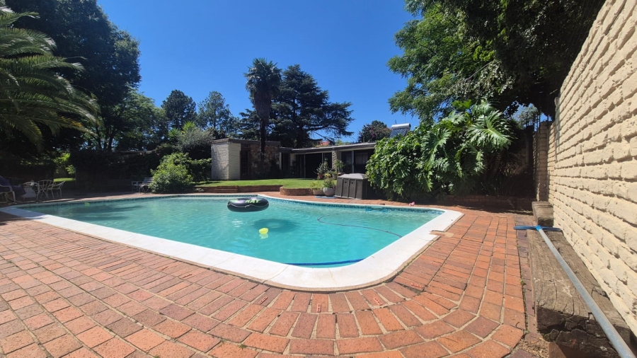 5 Bedroom Property for Sale in Monument Gauteng