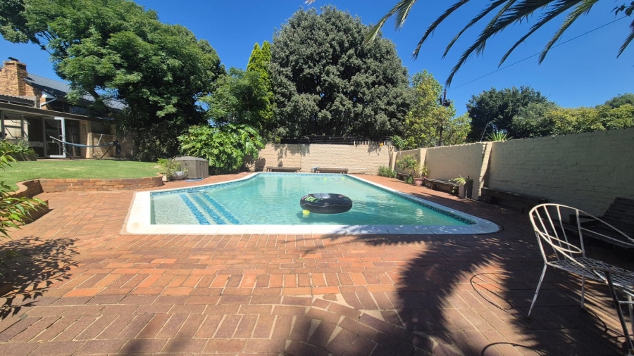 5 Bedroom Property for Sale in Monument Gauteng