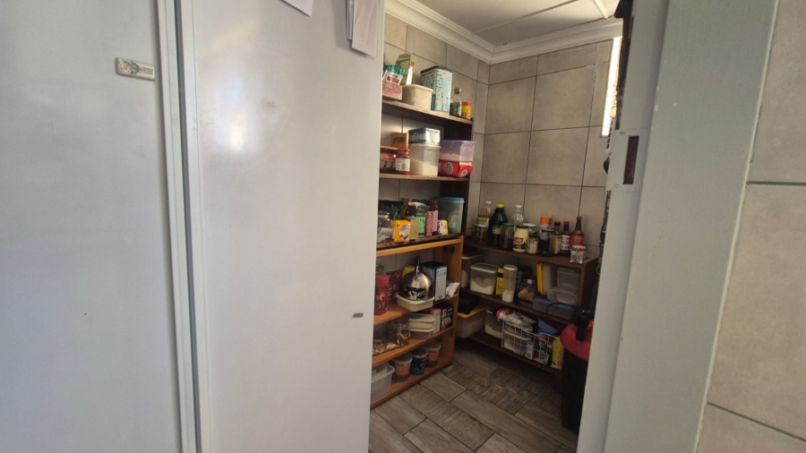 5 Bedroom Property for Sale in Monument Gauteng