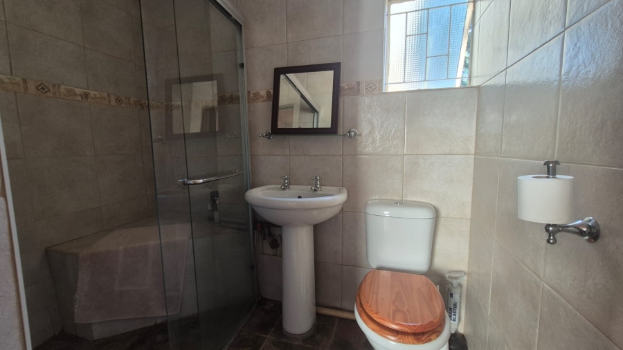 5 Bedroom Property for Sale in Monument Gauteng
