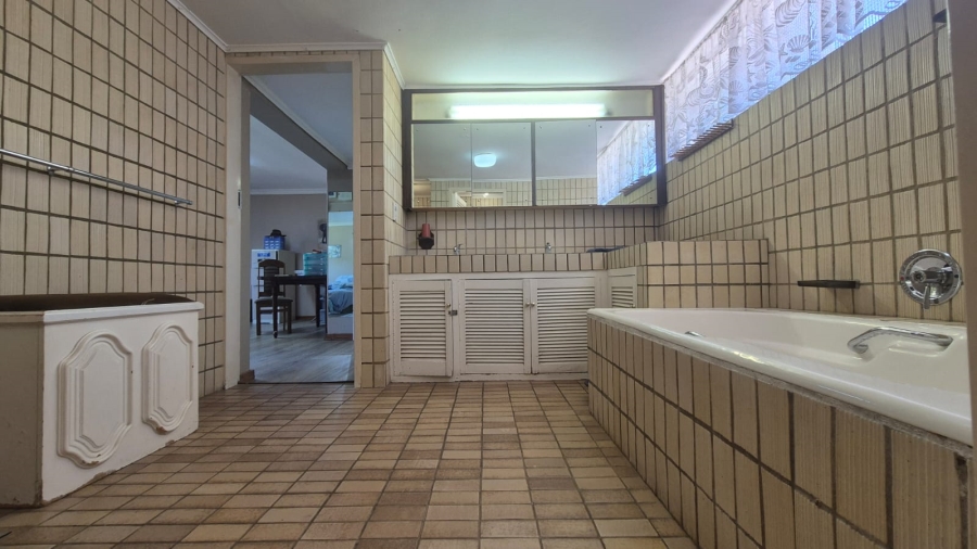 5 Bedroom Property for Sale in Monument Gauteng