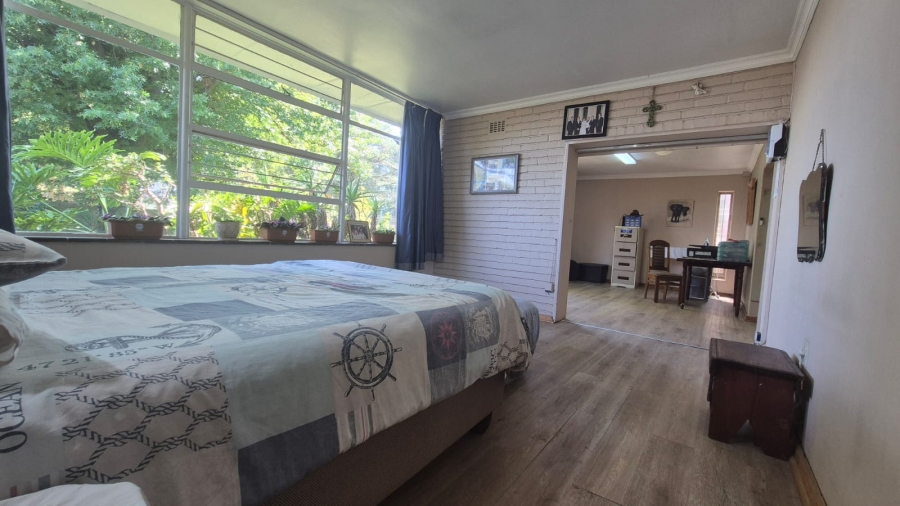 5 Bedroom Property for Sale in Monument Gauteng