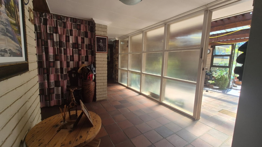 5 Bedroom Property for Sale in Monument Gauteng