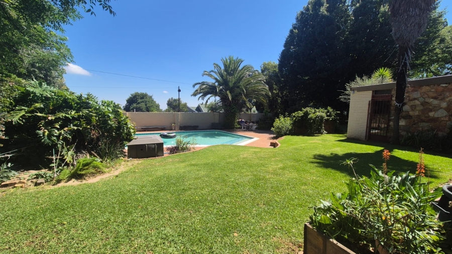 5 Bedroom Property for Sale in Monument Gauteng