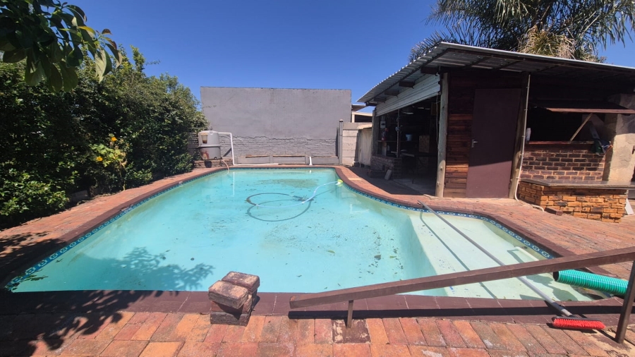 4 Bedroom Property for Sale in Dan Pienaarville Gauteng