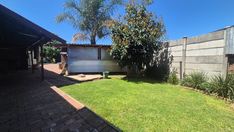 4 Bedroom Property for Sale in Dan Pienaarville Gauteng